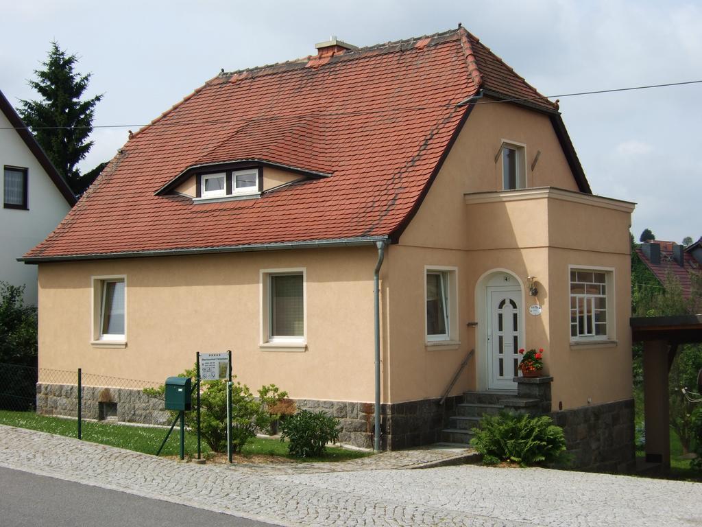 Ferienwohnungen Harmonie Und Bergblick Crostau Esterno foto