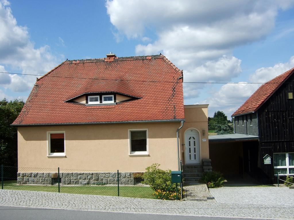 Ferienwohnungen Harmonie Und Bergblick Crostau Esterno foto