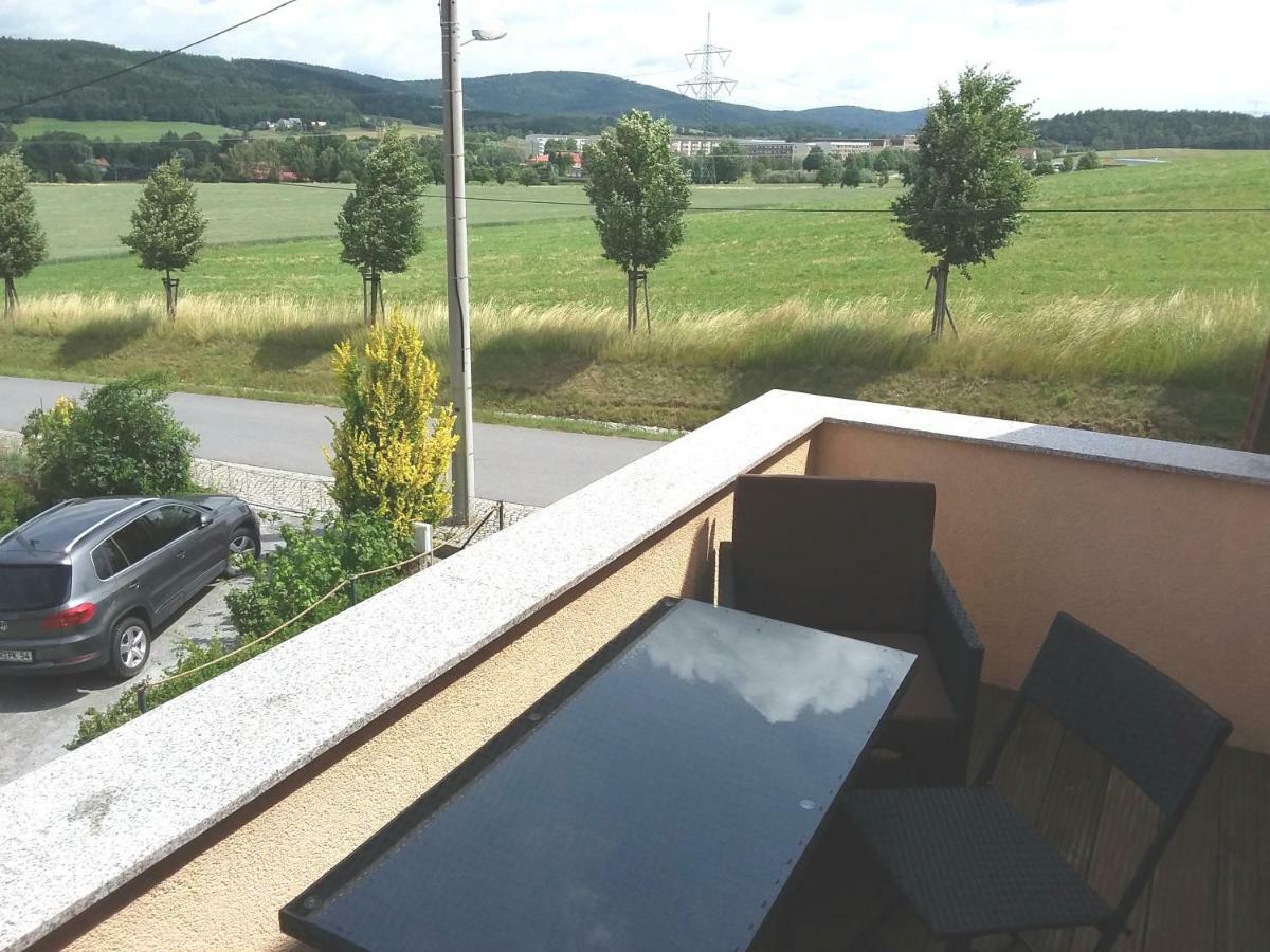 Ferienwohnungen Harmonie Und Bergblick Crostau Esterno foto